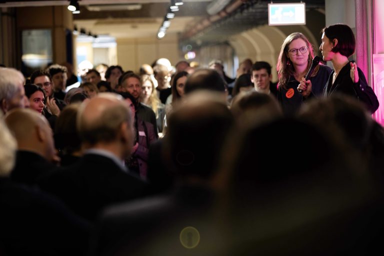 AD at the Eye 25 10 14 1 E7 A1992